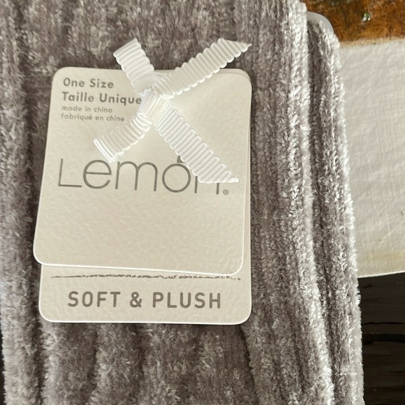 “Hostpick”NIB 3 Pair of “Lemon” Socks - Picture 1 of 5
